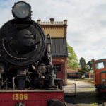 Lok och spårvagn vid Nora station